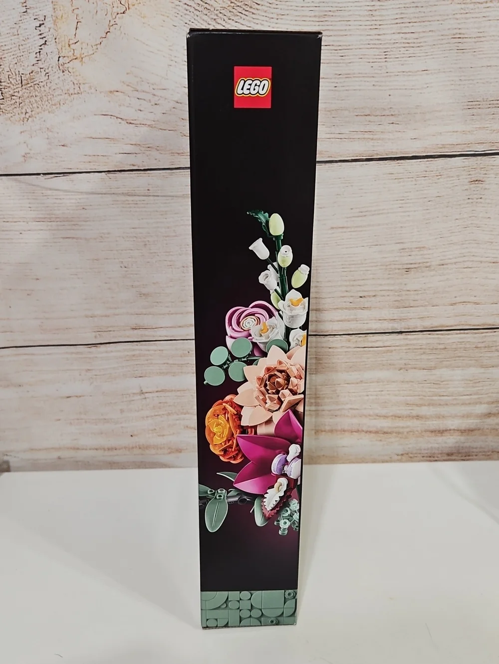 NIB LEGO Pretty Pink Flower Bouquet - Pink and Peach Botanical Set